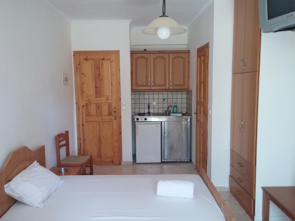 Irini Apartments Anaxos Luaran gambar